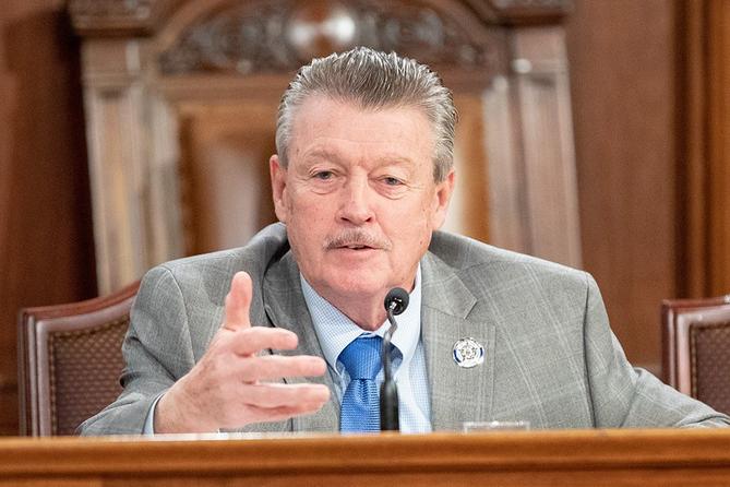 Sen. James Brewster has introduced a bill to ban Pennsylvania state lawmakers from receiving "per diem" expense payments for travel, lodging in addition to their full-time salaries.