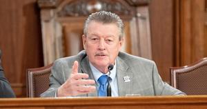 Sen. James Brewster has introduced a bill to ban Pennsylvania state lawmakers from receiving "per diem" expense payments for travel, lodging in addition to their full-time salaries. Sen. James Brewster has introduced a bill to ban Pennsylvania state lawmakers from receiving "per diem" expense payments for travel, lodging in addition to their full-time salaries.