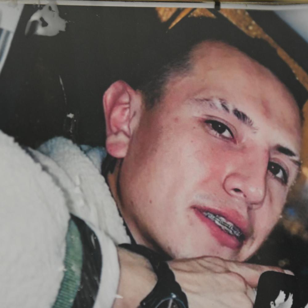 Spike in suicides among ICE detainees alarms public health officials, jail experts