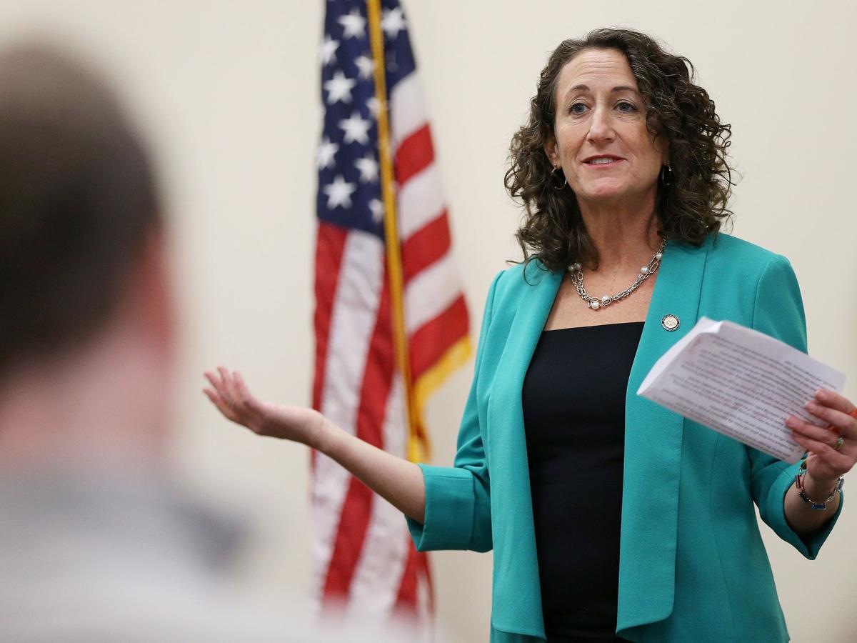 Top Pa. election official to resign after agency bungled requirement