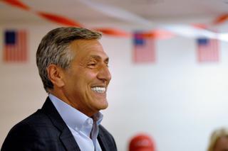 Lou Barletta started his political career in Hazleton on the city council in 1998 and then as mayor in 2000. Lou Barletta started his political career in Hazleton on the city council in 1998 and then as mayor in 2000.