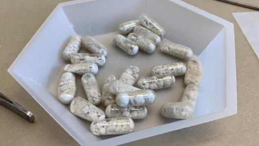 Capsules containing the synthetic opioid nitazene.