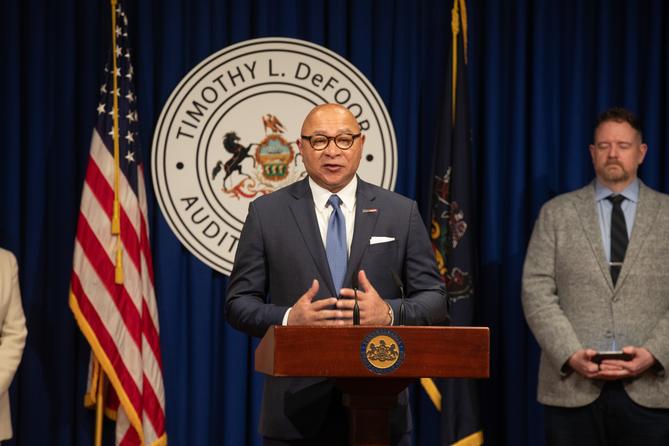 Auditor General Tim DeFoor